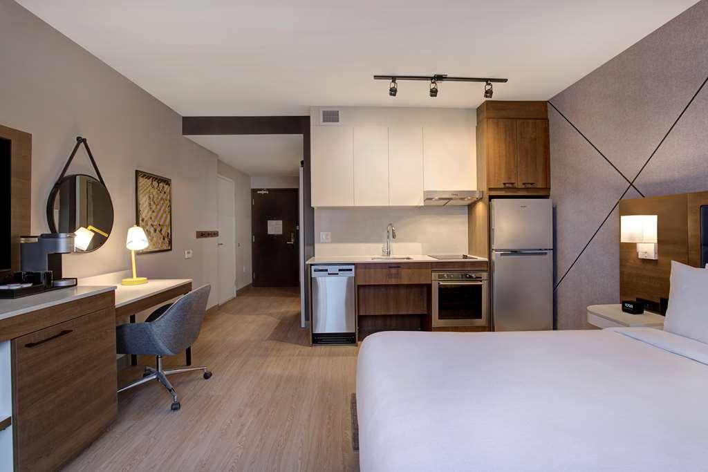 Homewood Suites By Hilton Montreal Downtown Room photo